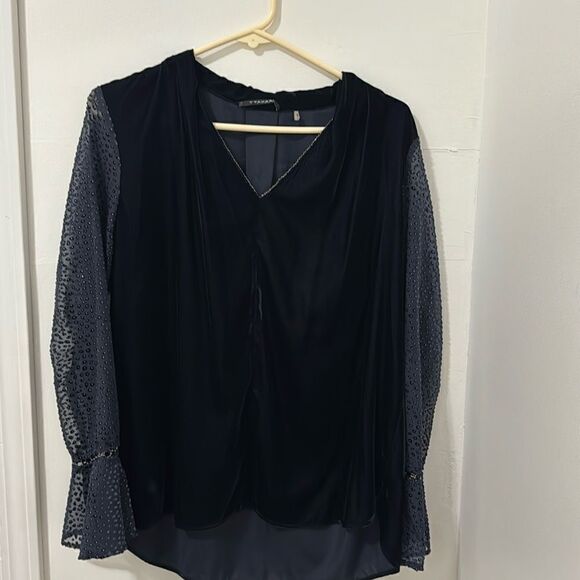 T TAHARI VELVET BLOUSE SIZE M - Picture 1 of 7